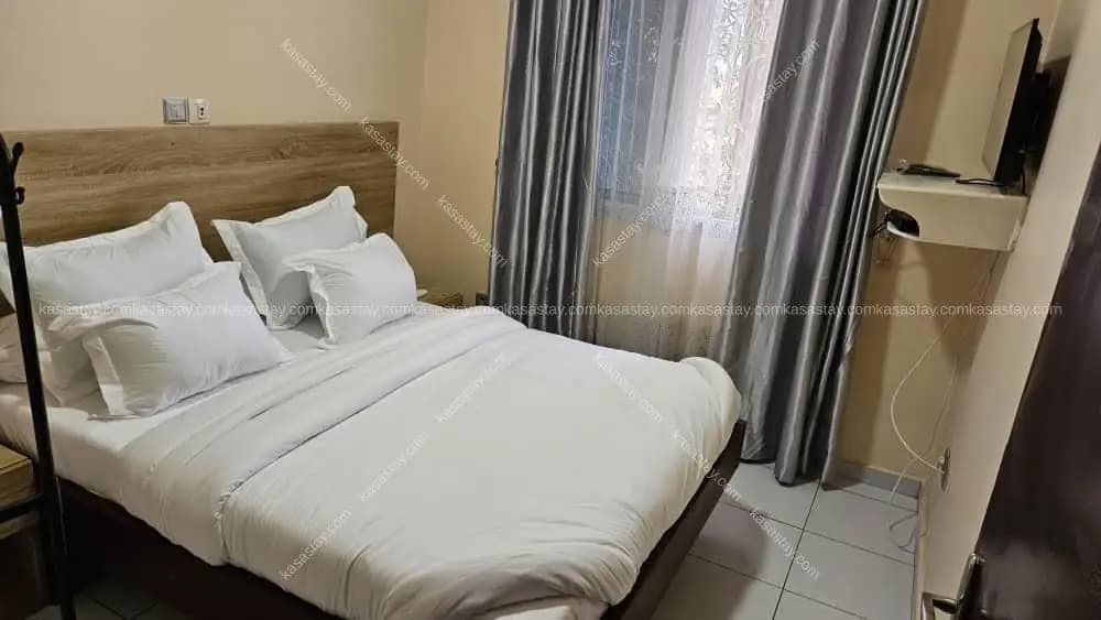 Studio à Dovv Simbock, Yaoundé, 1 chambre — photo 3 sur 11