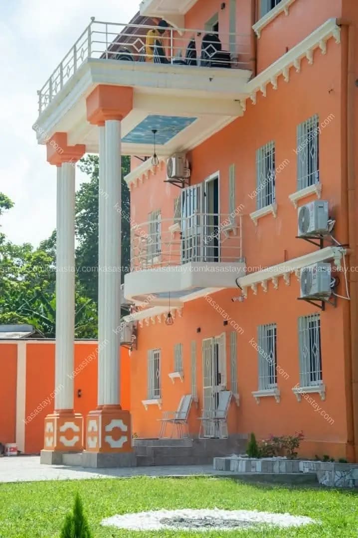 Duplex à Limbe, 5 chambres — photo 2 sur 19