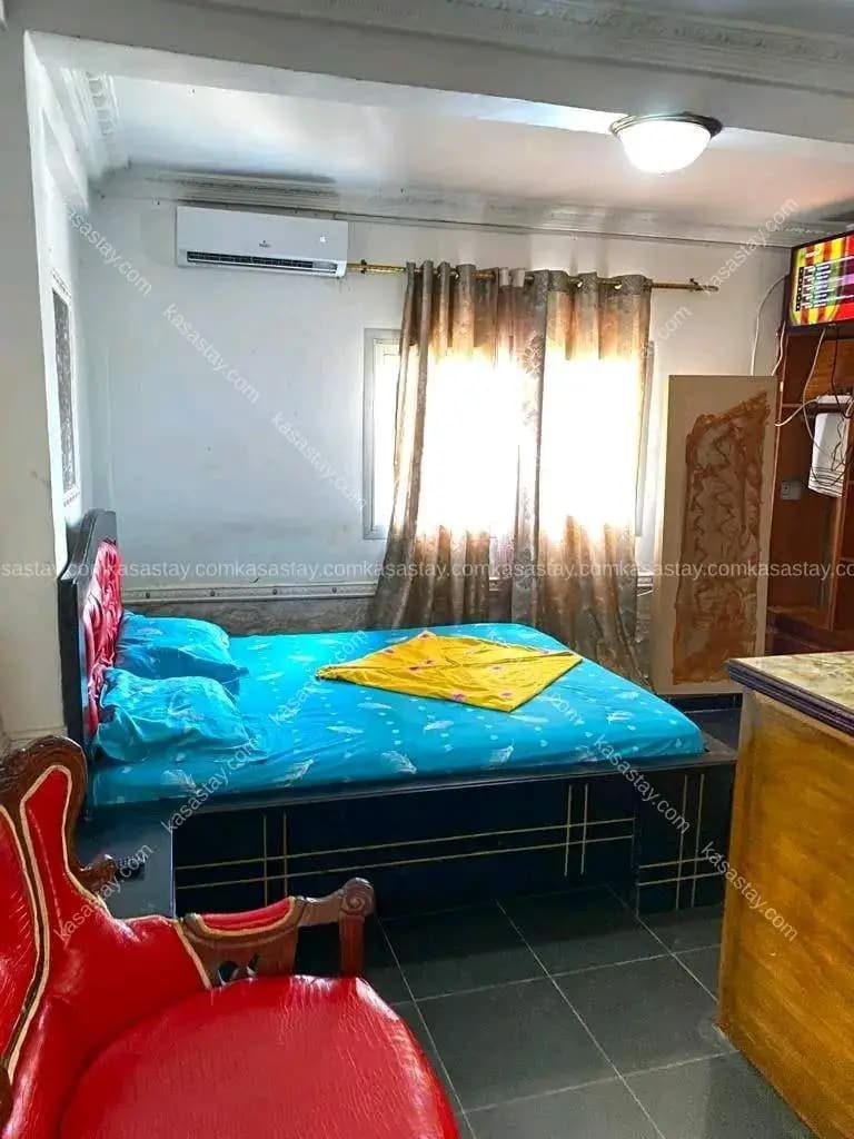 Rooms à Mini Prix Bastos, 1 chambre — photo 2 sur 5
