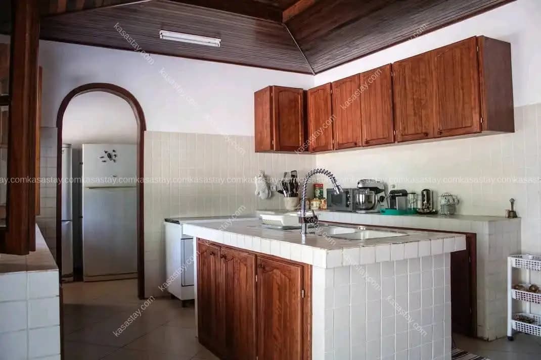 Maison à Kribi, 4 chambres — photo 4 sur 5