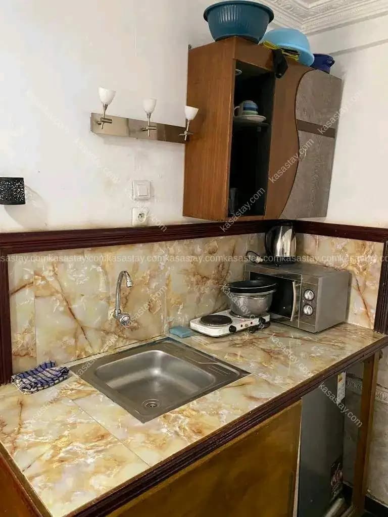 Rooms à Mini Prix Bastos, 1 chambre — photo 3 sur 5